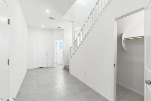 7382 Pioneer Way, Las Vegas, NV 89113