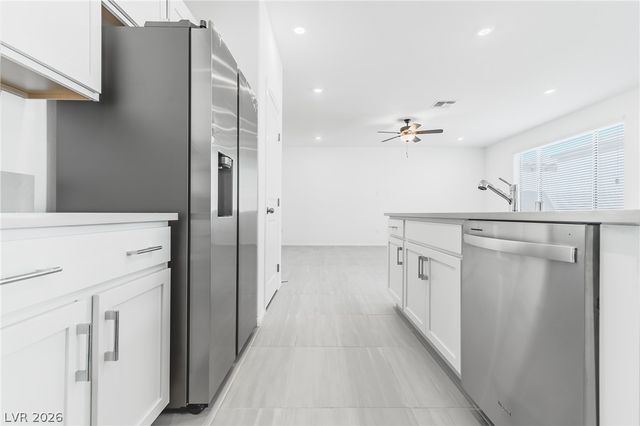 7382 Pioneer Way, Las Vegas, NV 89113