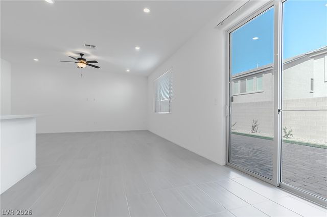 7382 Pioneer Way, Las Vegas, NV 89113