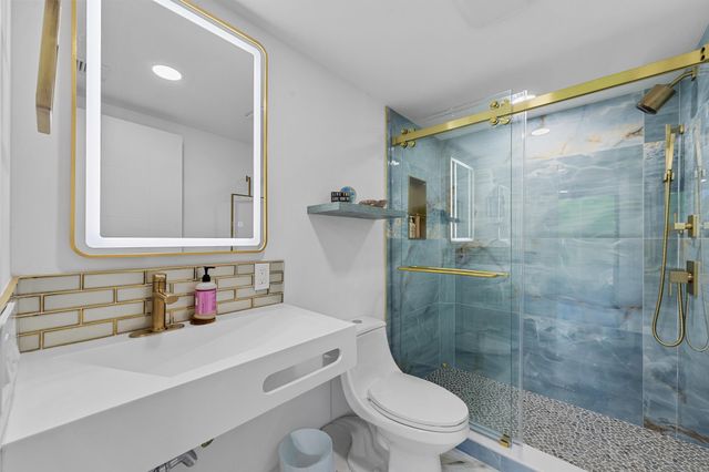 124 Lakeshore Drive G35, North Palm Beach, FL 33408