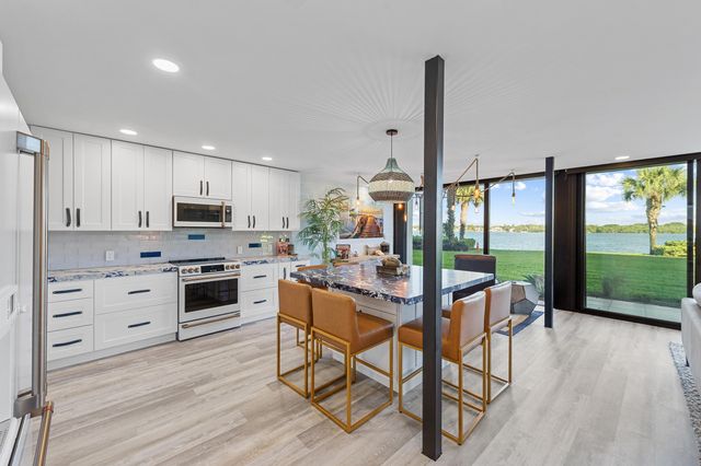 124 Lakeshore Drive G35, North Palm Beach, FL 33408