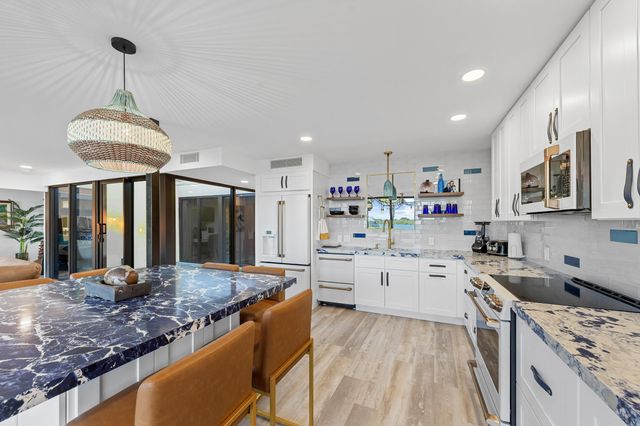 124 Lakeshore Drive G35, North Palm Beach, FL 33408