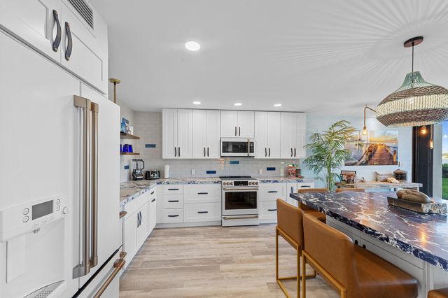 124 Lakeshore Drive G35, North Palm Beach, FL 33408