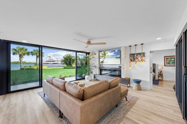 124 Lakeshore Drive G35, North Palm Beach, FL 33408