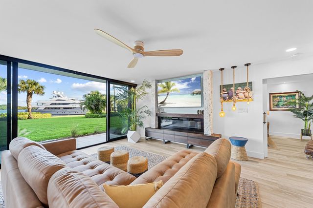 124 Lakeshore Drive G35, North Palm Beach, FL 33408