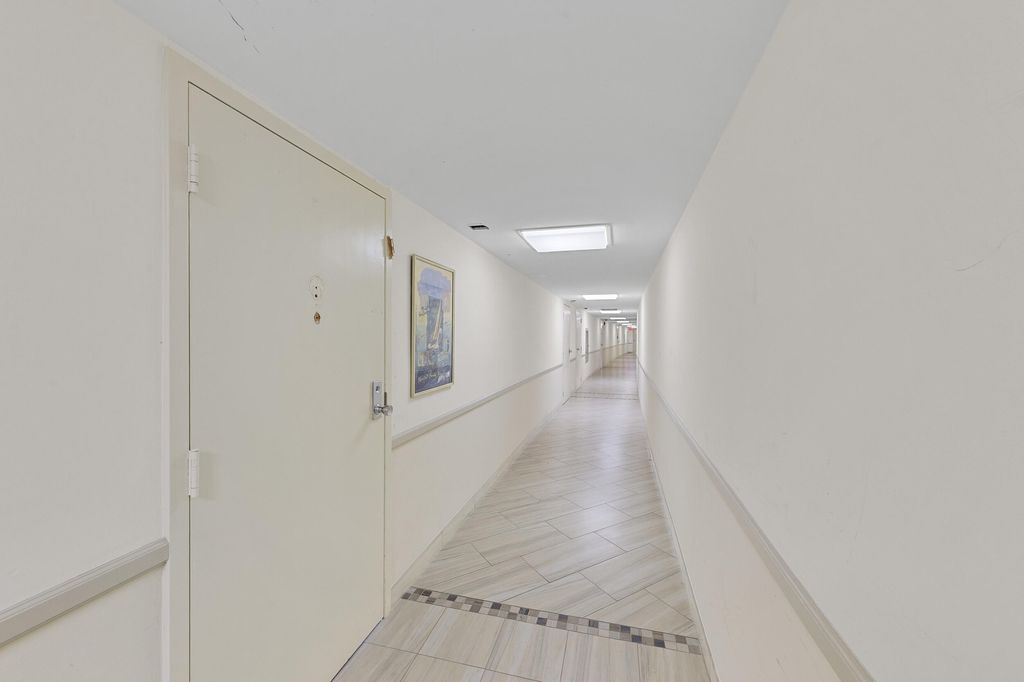 124 Lakeshore Drive G35, North Palm Beach, FL 33408