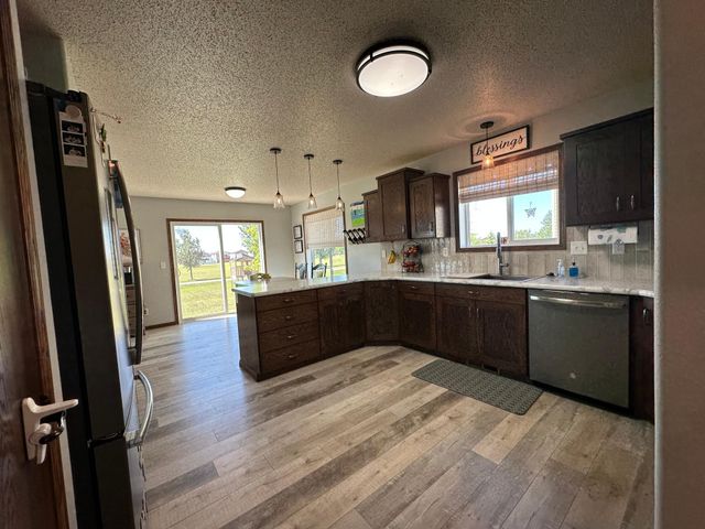 4893 LAVONNE Court S, Fargo, ND 58104