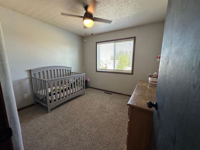 4893 LAVONNE Court S, Fargo, ND 58104