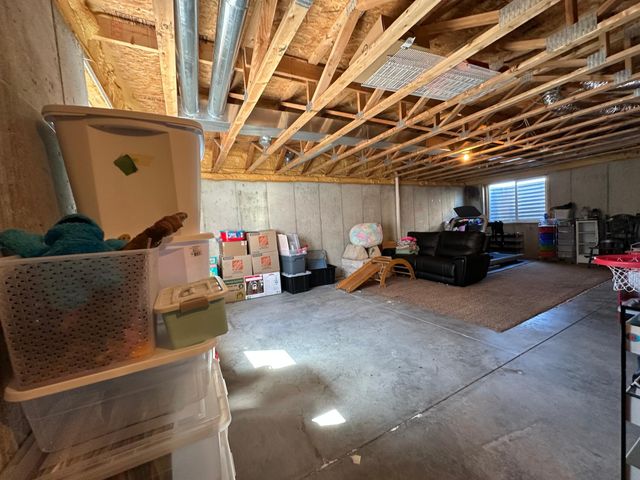 4893 LAVONNE Court S, Fargo, ND 58104