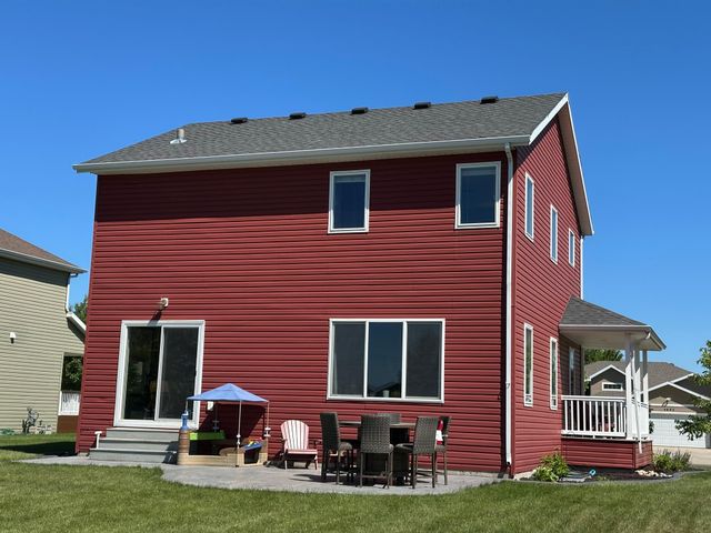 4893 LAVONNE Court S, Fargo, ND 58104