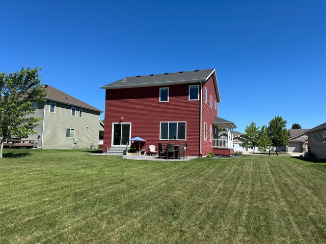 4893 LAVONNE Court S, Fargo, ND 58104