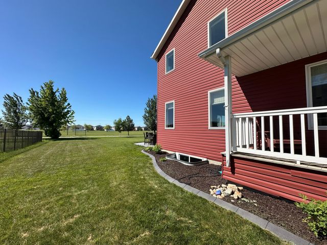 4893 LAVONNE Court S, Fargo, ND 58104