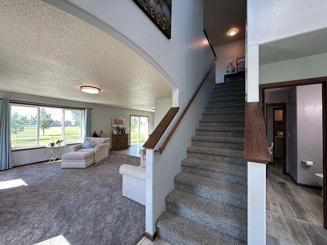4893 LAVONNE Court S, Fargo, ND 58104