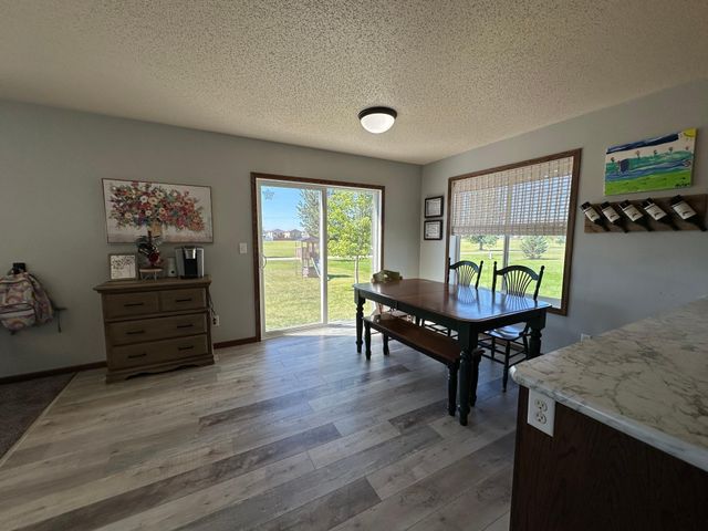 4893 LAVONNE Court S, Fargo, ND 58104
