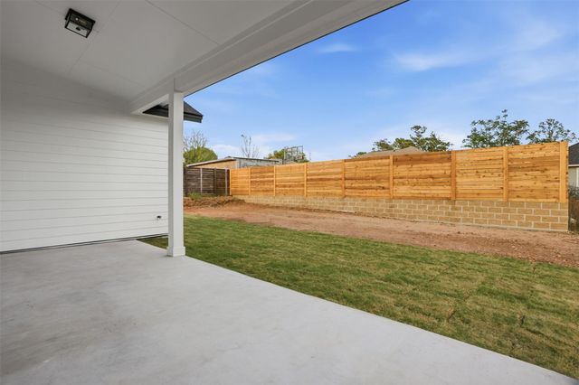 127 Kukui CT, Bastrop, TX 78602