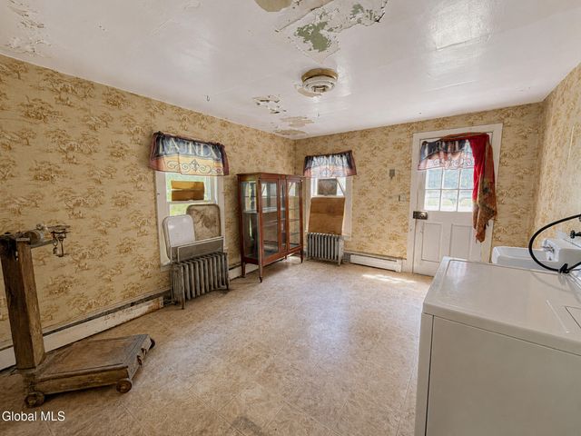 638 Hillcrest Road, New Baltimore, NY 12087