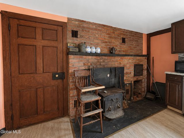 638 Hillcrest Road, New Baltimore, NY 12087