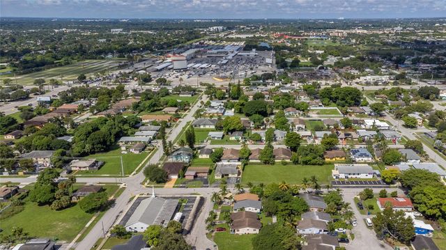 2941 NW 11th Court, Fort Lauderdale, FL 33311