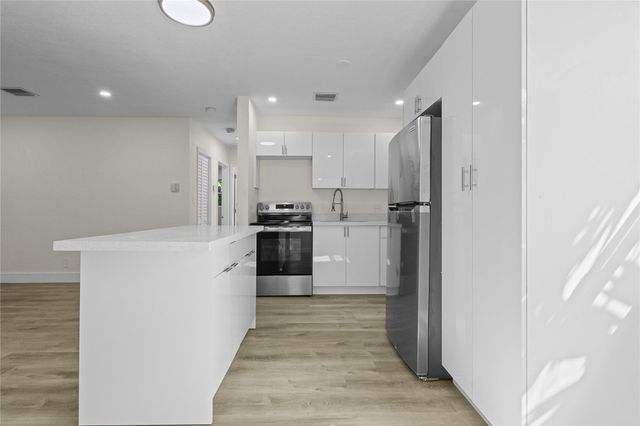 2941 NW 11th Court, Fort Lauderdale, FL 33311