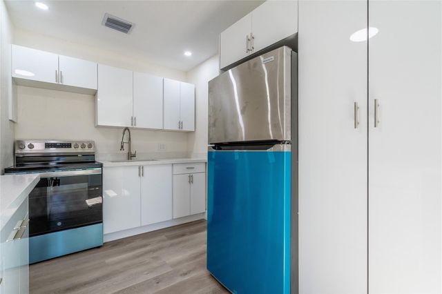 2941 NW 11th Court, Fort Lauderdale, FL 33311