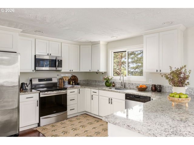 10723 Se 95TH Ct, Happy Valley, OR 97086