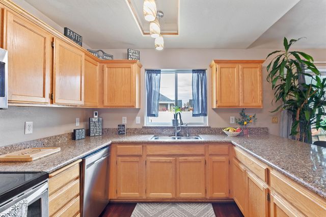 1061 Rainwood Lane, Grants Pass, OR 97527