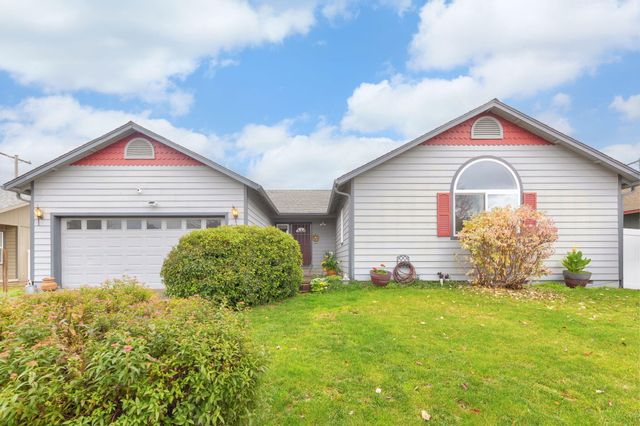 1061 Rainwood Lane, Grants Pass, OR 97527