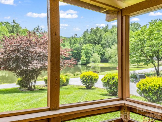 117 Willow Way, Hendersonville, NC 28739