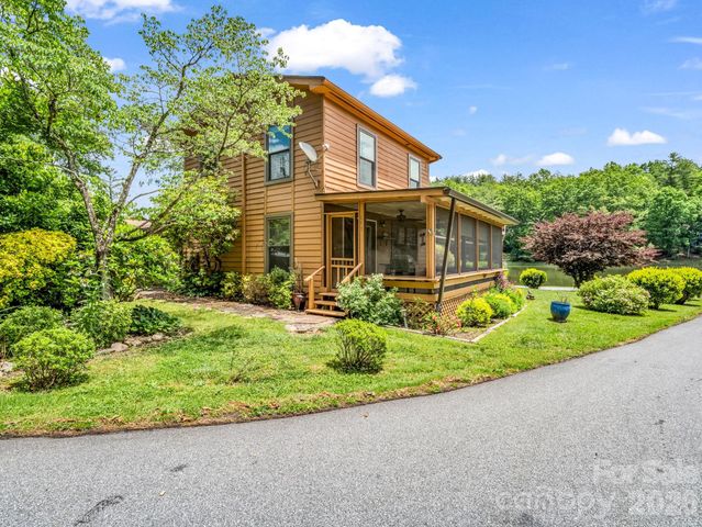 117 Willow Way, Hendersonville, NC 28739