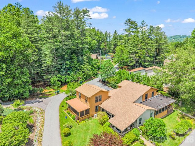 117 Willow Way, Hendersonville, NC 28739