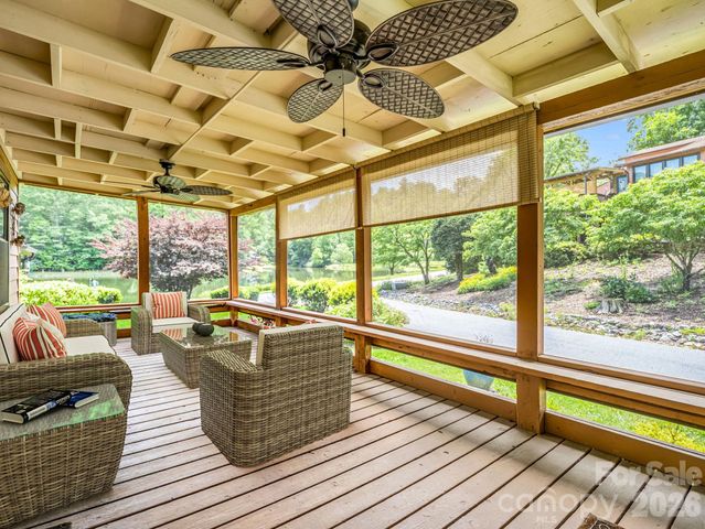 117 Willow Way, Hendersonville, NC 28739