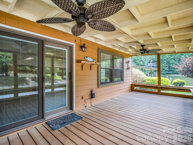 117 Willow Way, Hendersonville, NC 28739