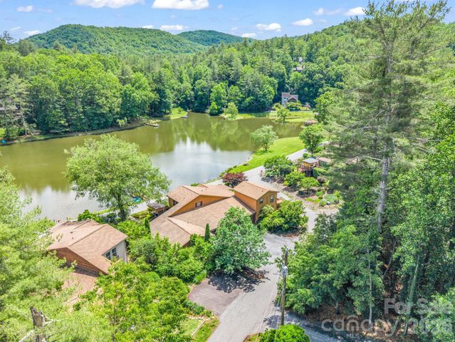 117 Willow Way, Hendersonville, NC 28739