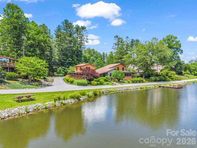 117 Willow Way, Hendersonville, NC 28739