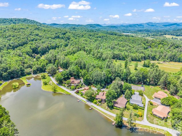 117 Willow Way, Hendersonville, NC 28739
