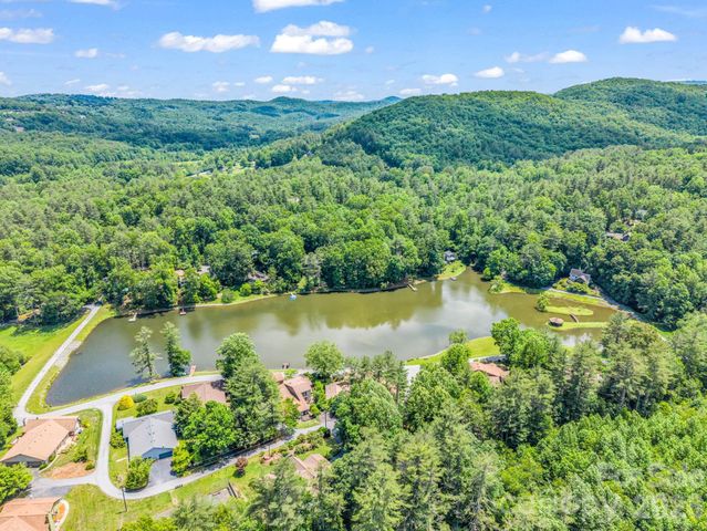 117 Willow Way, Hendersonville, NC 28739