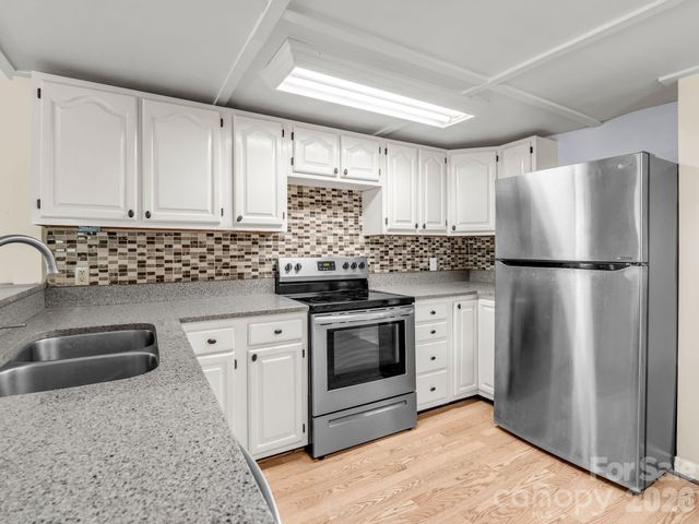 117 Willow Way, Hendersonville, NC 28739