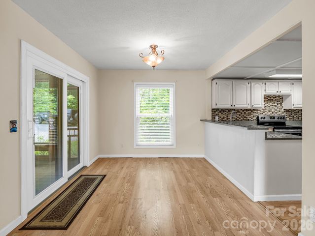 117 Willow Way, Hendersonville, NC 28739