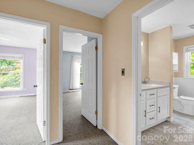 117 Willow Way, Hendersonville, NC 28739