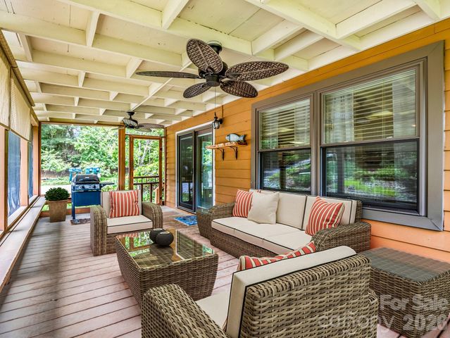 117 Willow Way, Hendersonville, NC 28739