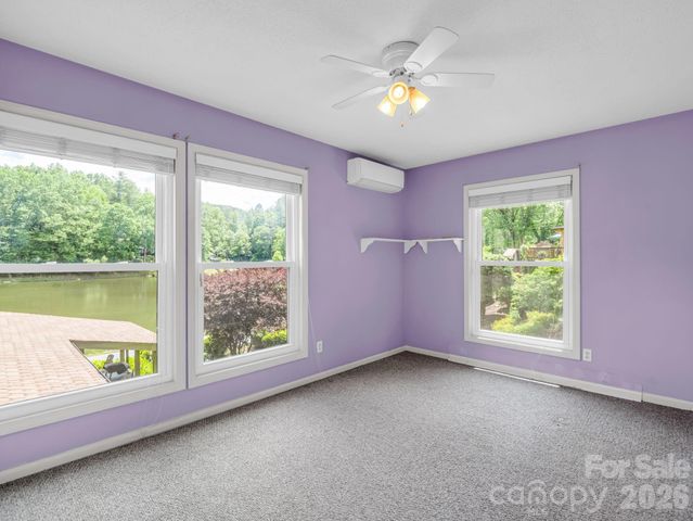 117 Willow Way, Hendersonville, NC 28739