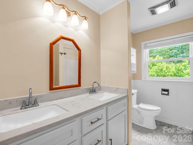 117 Willow Way, Hendersonville, NC 28739