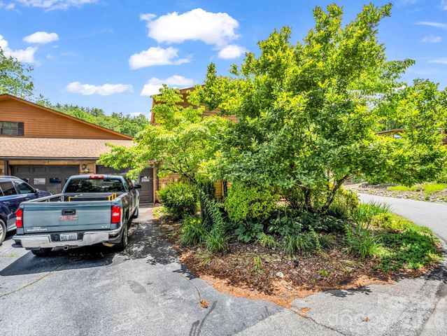 117 Willow Way, Hendersonville, NC 28739