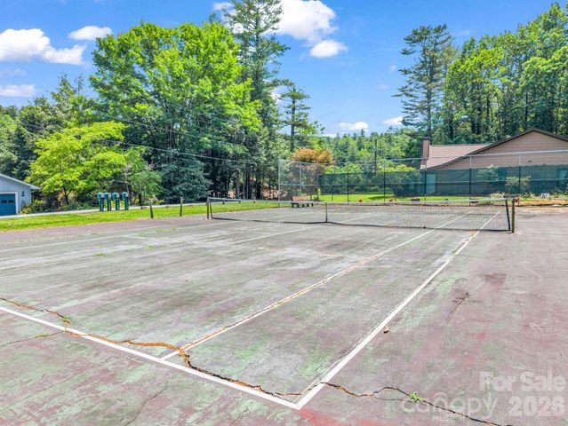 117 Willow Way, Hendersonville, NC 28739