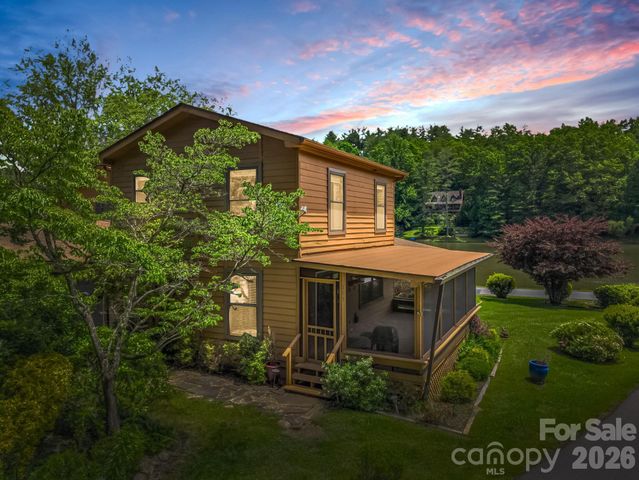 117 Willow Way, Hendersonville, NC 28739