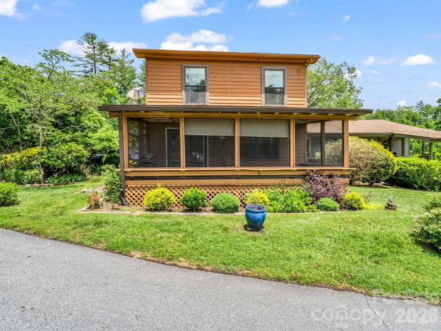 117 Willow Way, Hendersonville, NC 28739