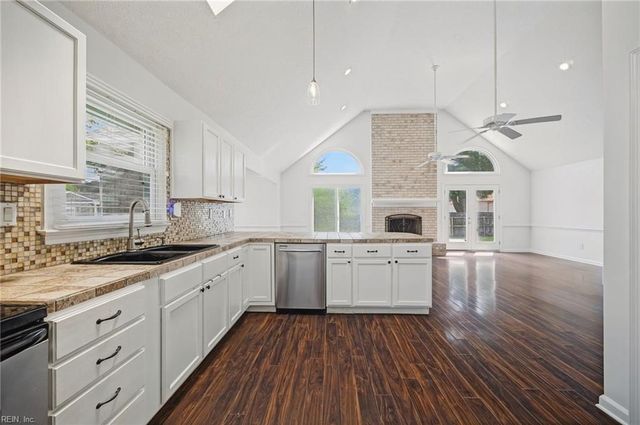 525 Queenswood TER, Chesapeake, VA 23322