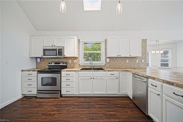 525 Queenswood TER, Chesapeake, VA 23322