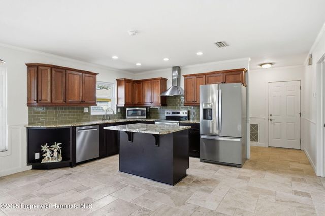 5995 S Shadytree Path, Homosassa, FL 34448