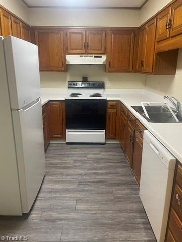 2811 Tully Square H, Winston-salem, NC 27106